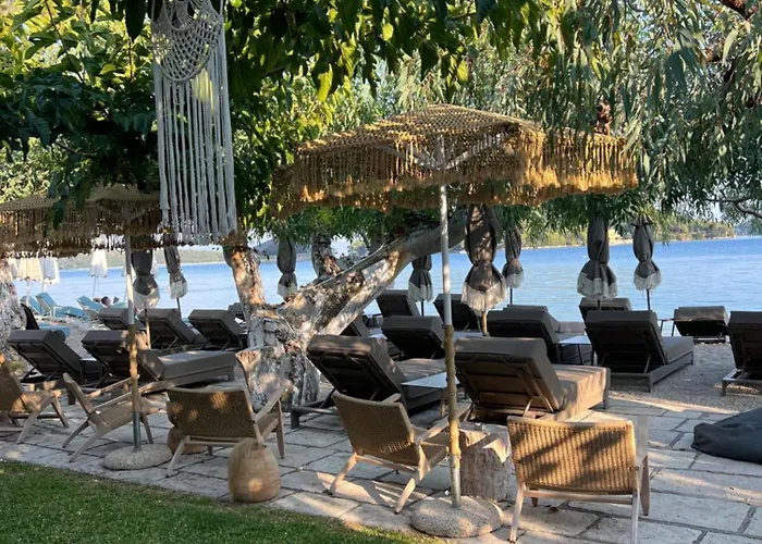 Eva Lefkada Νυδρί