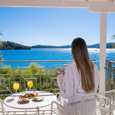 Eva Lefkada ホテル 2*